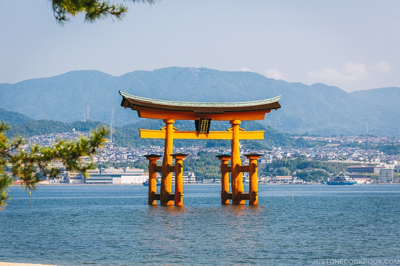 Itsukushima Floating Torii Gate - Lost Wallet in Japan What to Do | www.justonecookbook.com