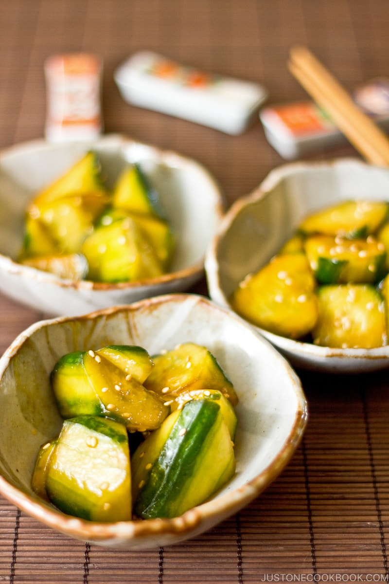 Quick Japanese Pickled Cucumber きゅうりの浅漬け • Just One Cookbook