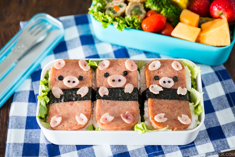 Piggy Spam Musubi Bento (Video) • Just One Cookbook