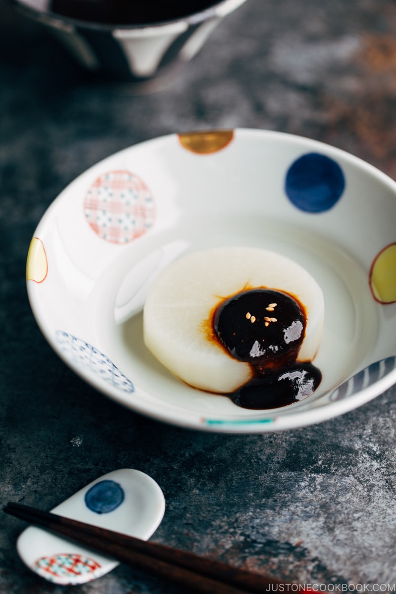 Daikon dengaku on a Japanese bowl.