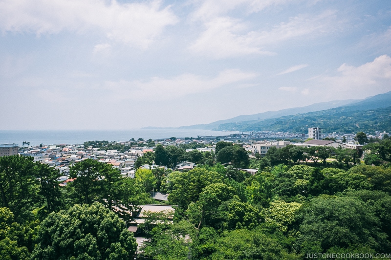 Looking south towards Izu Peninsula from Odawara Castle - Odawara Castle Guide | www.justonecookbook.com 