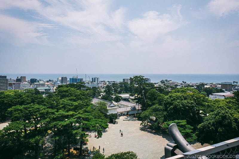 Tokiwagi Gate and Sagami Bay from Odawara Castle - Odawara Castle Guide | www.justonecookbook.com 