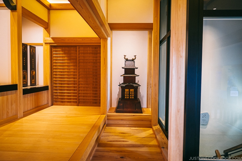 Castle Tower Shaped Shrine on the 5th floor - Odawara Castle Guide | www.justonecookbook.com 