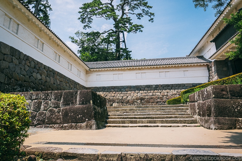 Tokiwagi Gate - Odawara Castle Guide | www.justonecookbook.com 