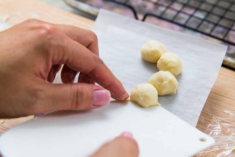 Pon de Ring Donut Recipe ポンデリング • Just One Cookbook