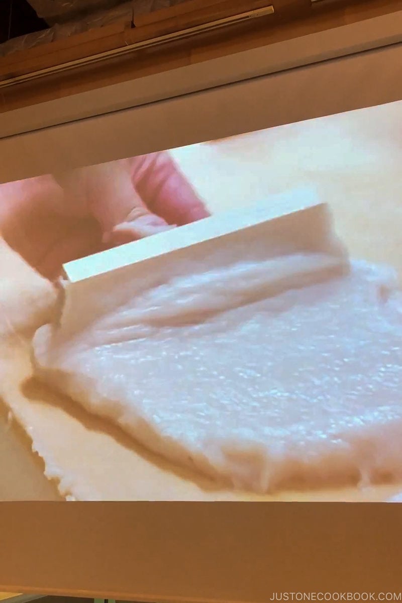 video tutorial on how to make kamaboko - Make Fish Cakes at Suzuhiro Kamaboko Museum | www.justonecookbook.com 