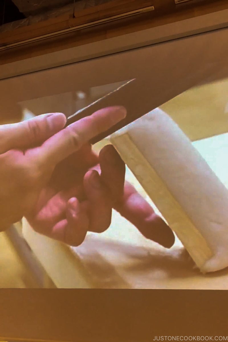 video tutorial on how to make kamaboko - Make Fish Cakes at Suzuhiro Kamaboko Museum | www.justonecookbook.com