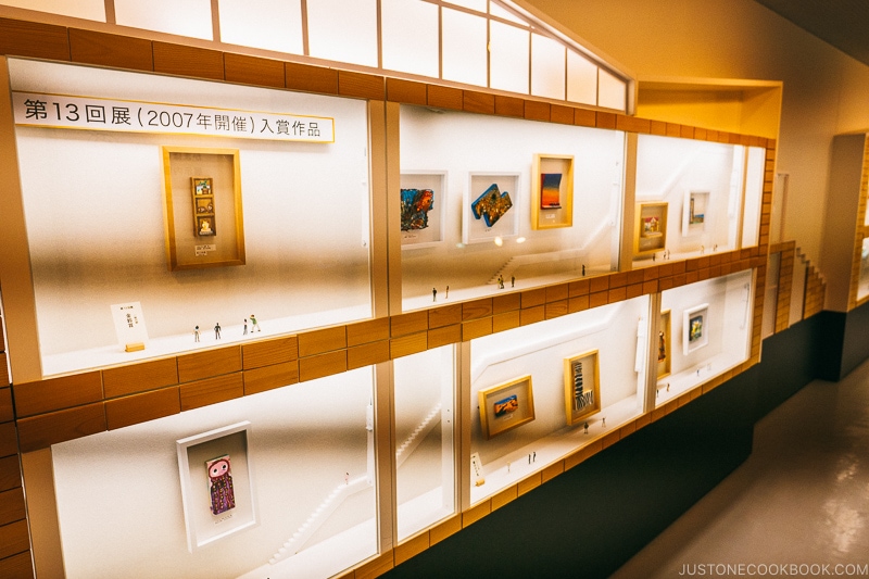 art exhibits on the second floor - Make Fish Cakes at Suzuhiro Kamaboko Museum | www.justonecookbook.com 