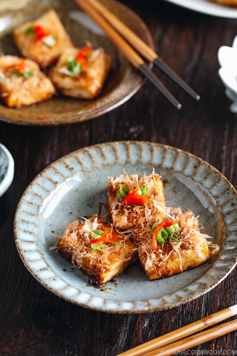 https://www.justonecookbook.com/wp-content/uploads/2019/09/Teriyaki-Tofu-3594-III.jpg