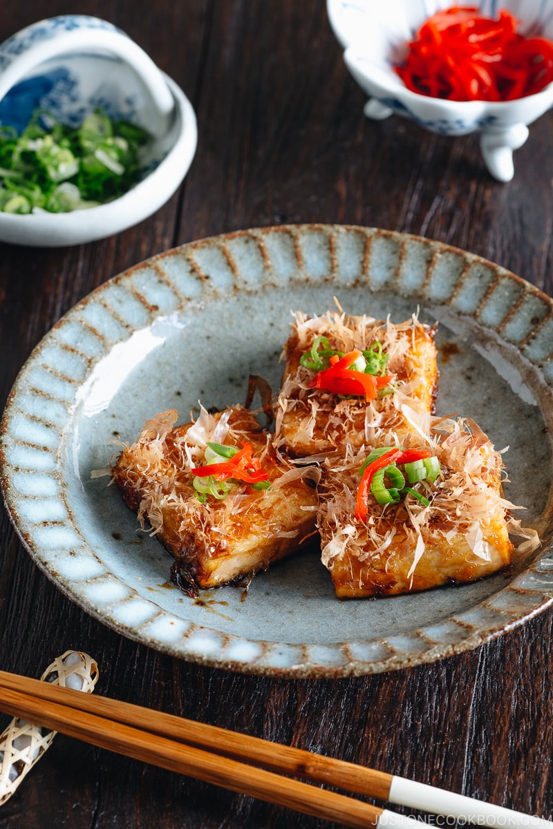 Teriyaki tofu on a Japanese plates.