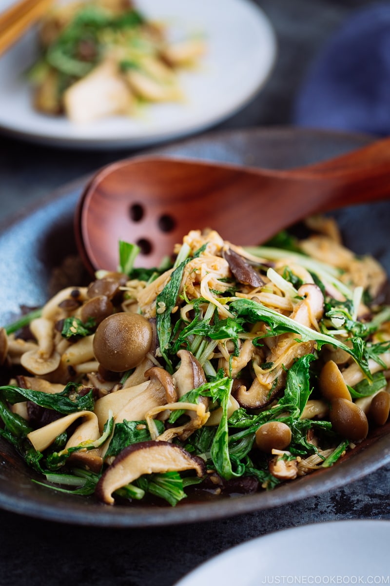 Wakame Salad with Mushroom and Sesame - Cookidoo® – the official Thermomix®  recipe platform