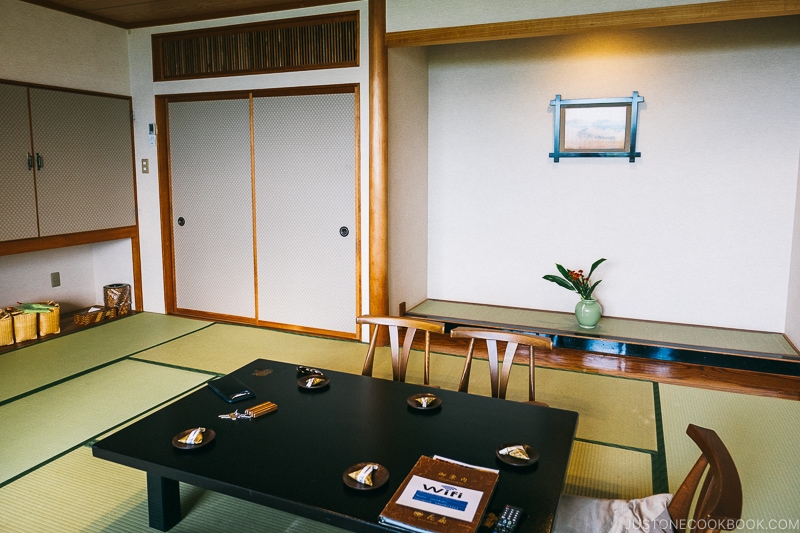 Standard room at Gora Hanaogi Sounkaku - Hakone Gora Travel Guide | www.justonecookbook.com