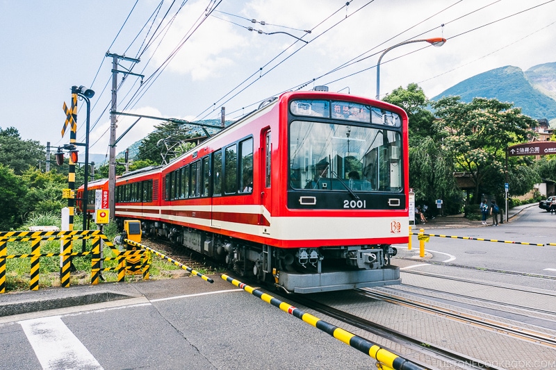 Hakonetozan Line - Hakone Gora Travel Guide | www.justonecookbook.com 