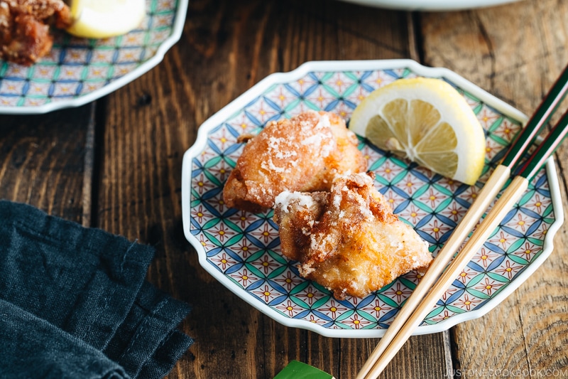 Karaage (Japanese Fried Chicken) on a Japanese plate, served with Japanese mayo.