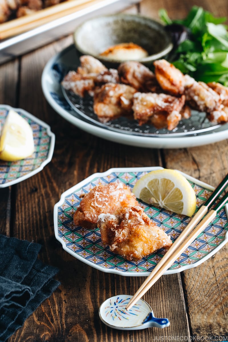 Karaage (Japanese Fried Chicken) on a Japanese plate, served with Japanese mayo.