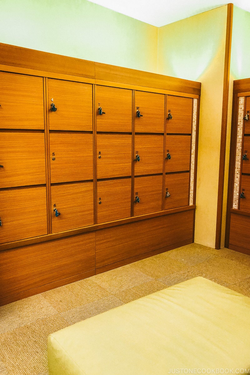 large lockers for changing clothes - Onsen Etiquette: Your Guide to Japanese Hot Springs | www.justonecookbook.com 