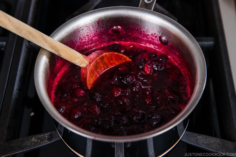 Easy Orange Ginger Cranberry Sauce 9