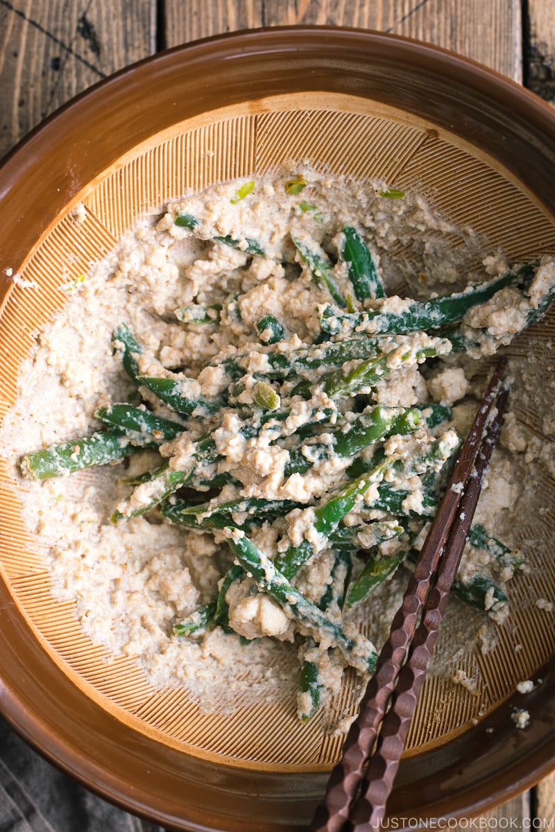 Green bean shiraae in a Japanese suribachi.