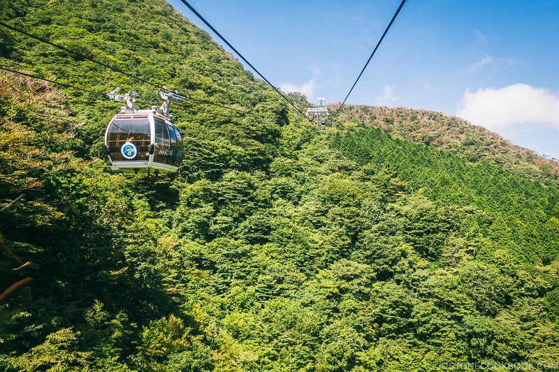 Gondola near Sounzan Station - Hakone Ropeway and Owakudani Hell Valley | www.justonecookbook.com 