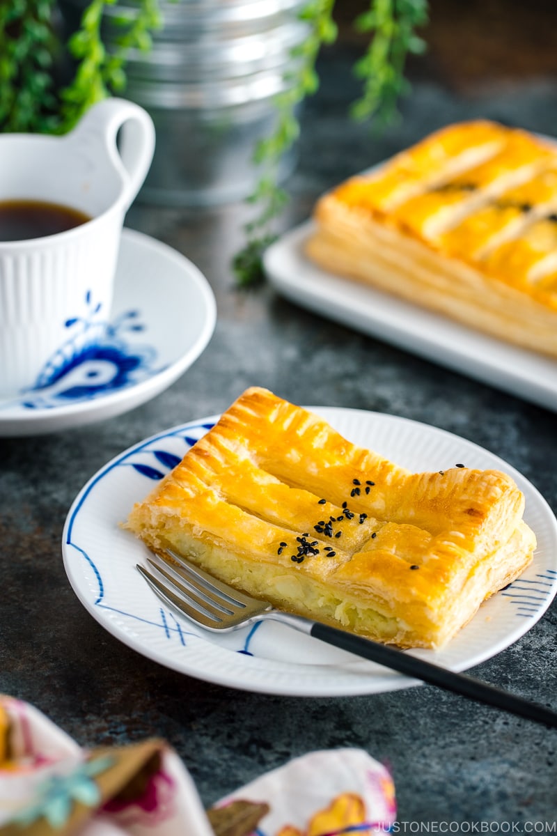 Japanese sweet potato pie served on plates along with coffeel