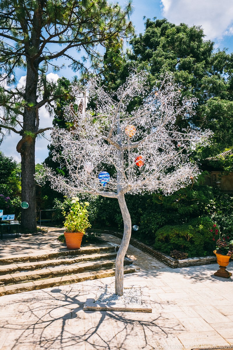 tree with glass flowers - The Fabulous Museums in Hakone | www.justonecookbook.com 