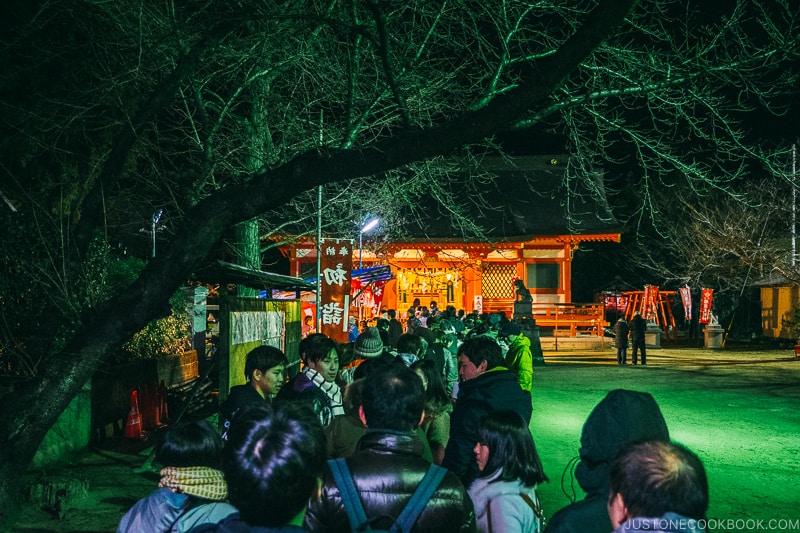 People lined at up the shrine on New Year's eve - Celebrate New Year at Isawa Onsen in Yamanishi | www.justonecookbook.com 