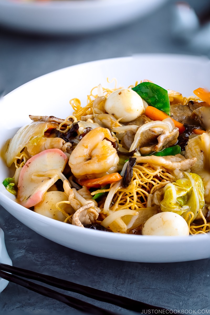 A white bowl containing Crispy Noodles with Seafood (Sara Udon).