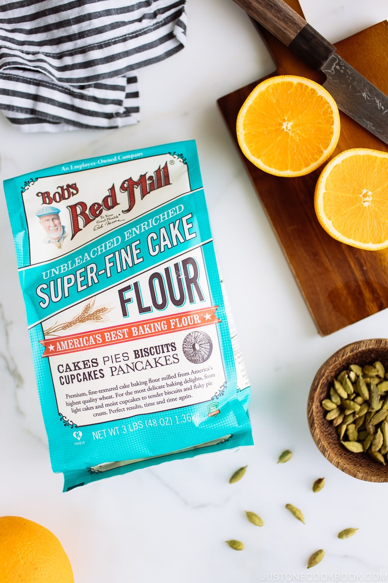 Cake flour by Bob's Red Mill