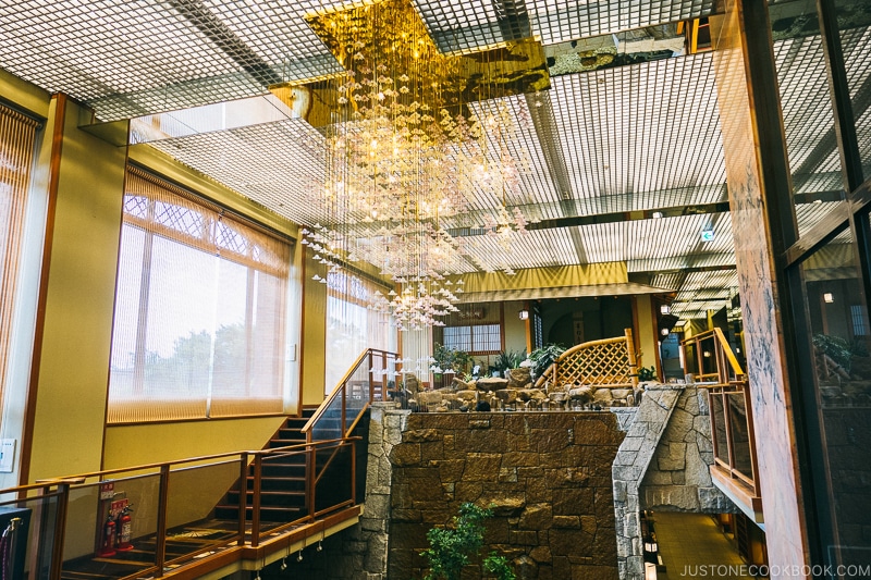 Hotel entry way - Things to do around Lake Kawaguchi | www.justonecookbook.com 