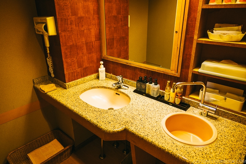 Double sinks inside bathroom - Things to do around Lake Kawaguchi | www.justonecookbook.com
