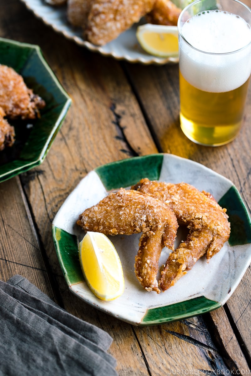 https://www.justonecookbook.com/wp-content/uploads/2020/02/Fried-Chicken-Wings-6113-III.jpg