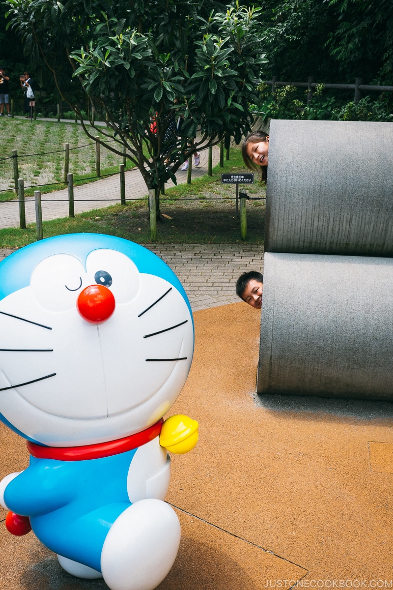 Outdoor playground with statue of Doraemon - Fujiko F Fujio Museum | www.justonecookbook.com 