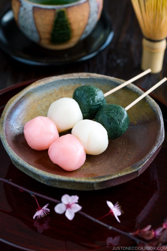 Hanami Dango 花見団子 • Just One Cookbook