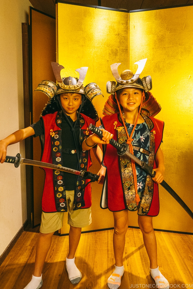 kids in samurai outfit - Samurai Museum Tokyo | www.justonecookbook.com