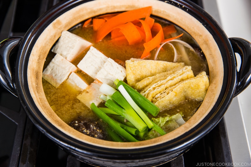 Hoto Nabe (Flat Noodles Miso Hot Pot) - Roti n Rice