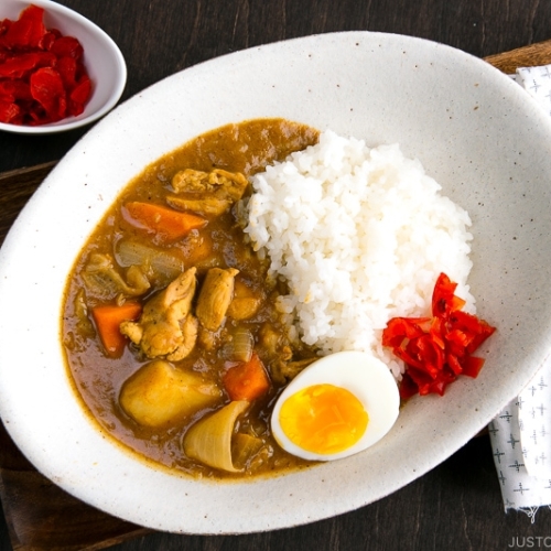Amazon Com S B Golden Curry Sauce Mix Hot 8 4 Ounce Japaness Curry Grocery Gourmet Food