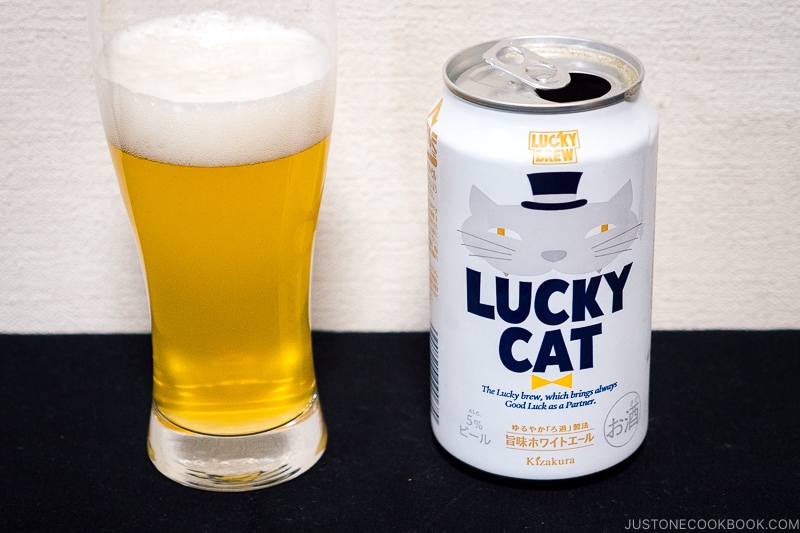 Lucky Cat White Beer - Japanese Beer Guide (Big Beer + Craft Beer) | www.justonecookbook.com 