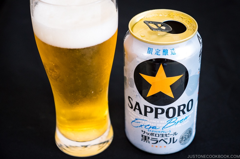 Sapporo Extra Brew Black Label - Japanese Beer Guide (Big Beer + Craft Beer) | www.justonecookbook.com 