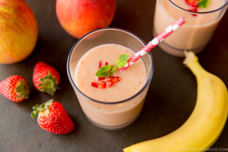 Strawberry banana smoothie in a glass.
