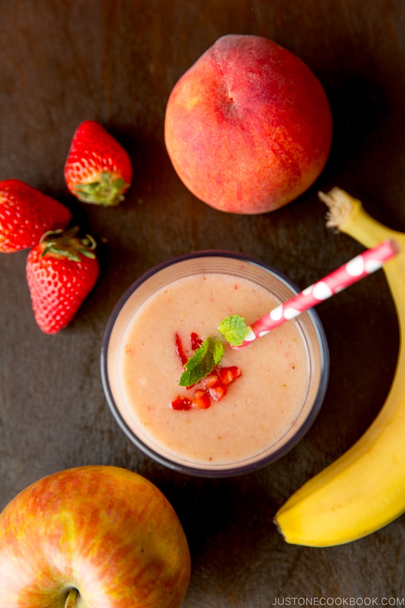 Strawberry banana smoothie in a glass.