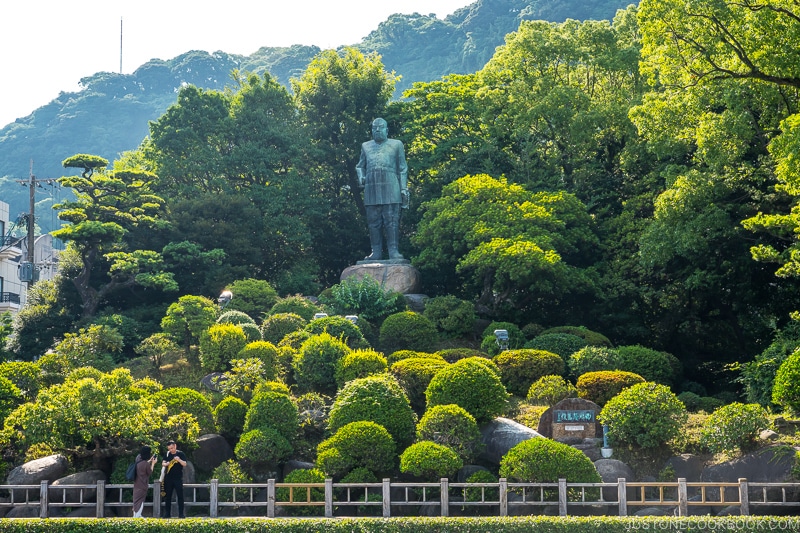 giant statue of Saigo Takamori