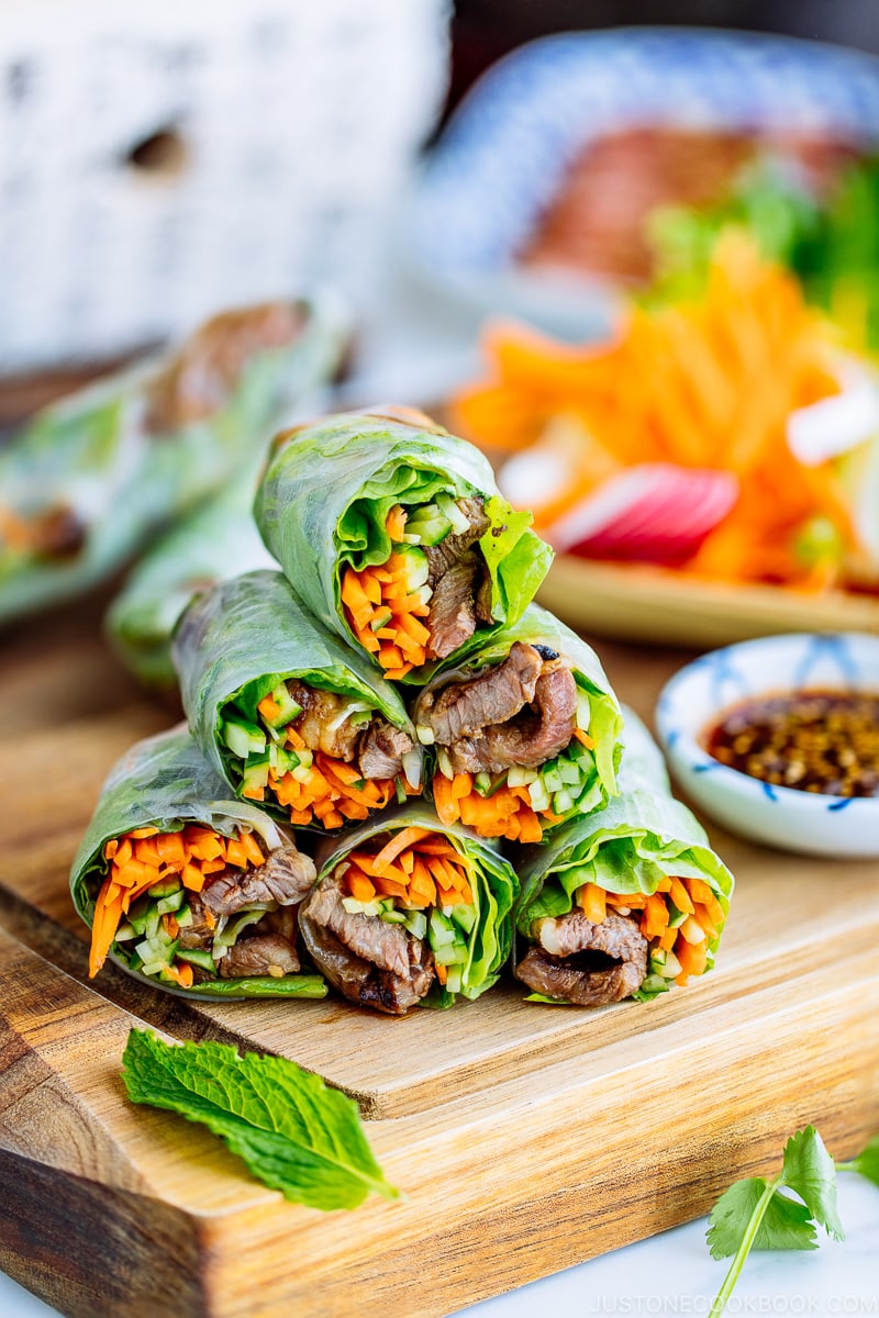 Fresh spring rolls with yakiniku dipped in the bbq sauce.