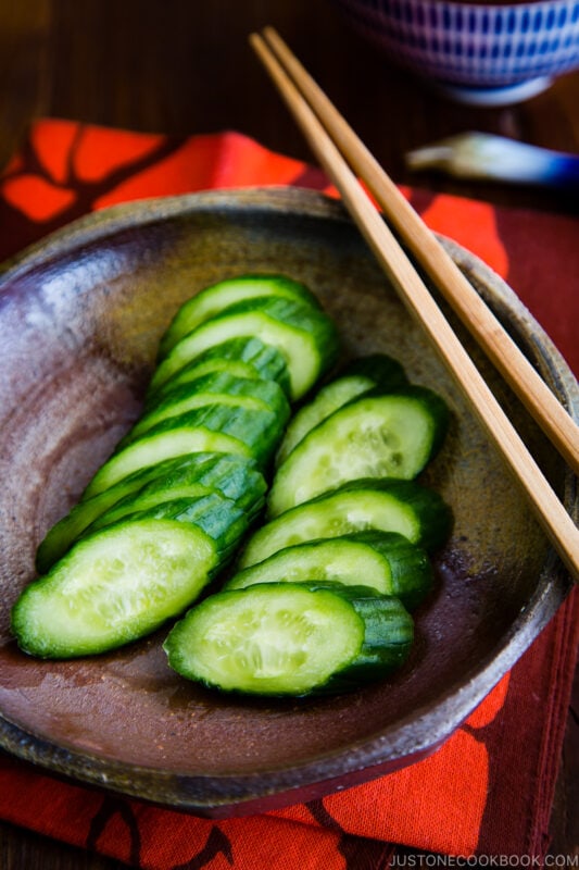 Japanese Pickled Cucumbers きゅうりの漬物 • Just One Cookbook