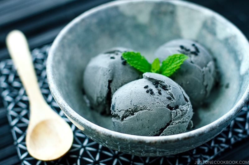 Black Sesame Ice Cream 黒ゴマのアイスクリーム • Just One Cookbook