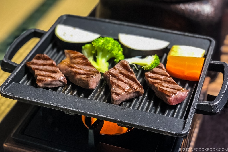 grilled beef and vegetables at Hotel Shunkeiya