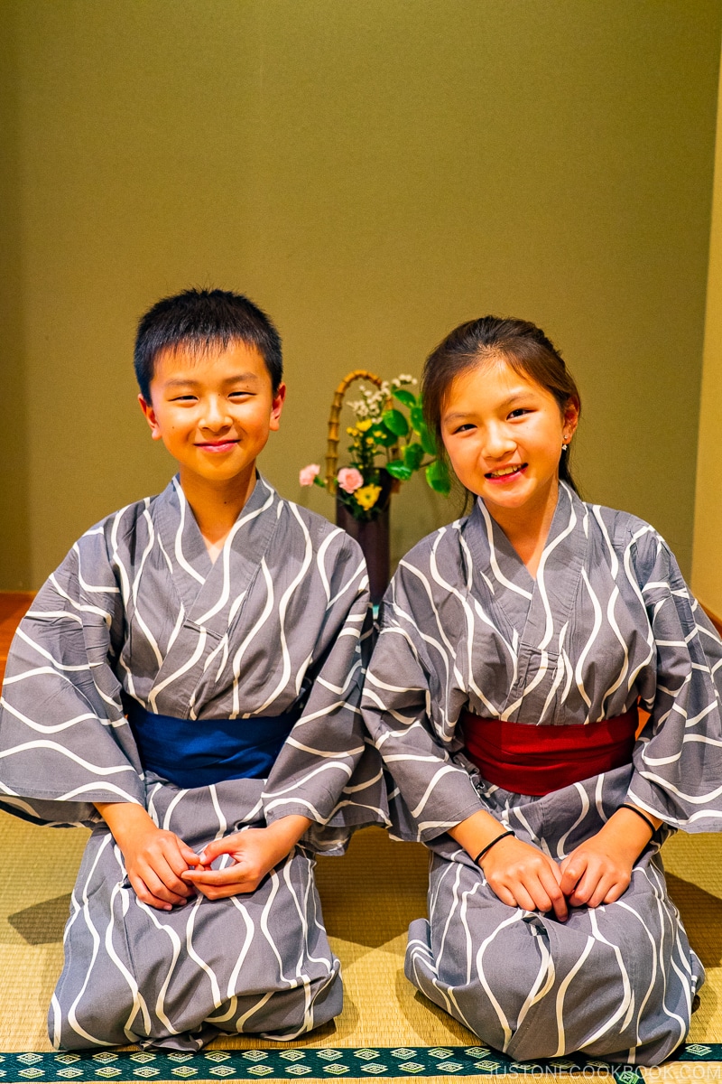 children in yukata