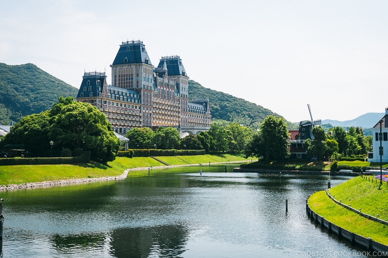 side view of Hotel Okura Jr Huis Ten Bosch