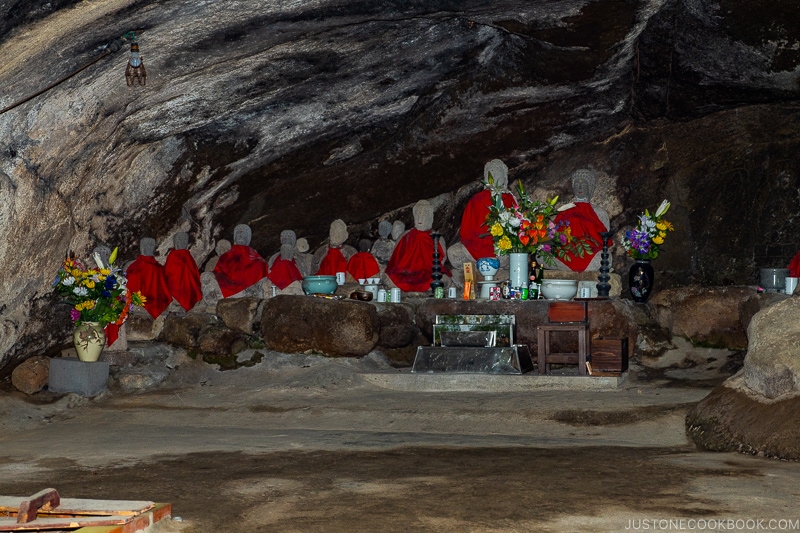 500 disciples of Buddha at Mifuneyama Rakuen