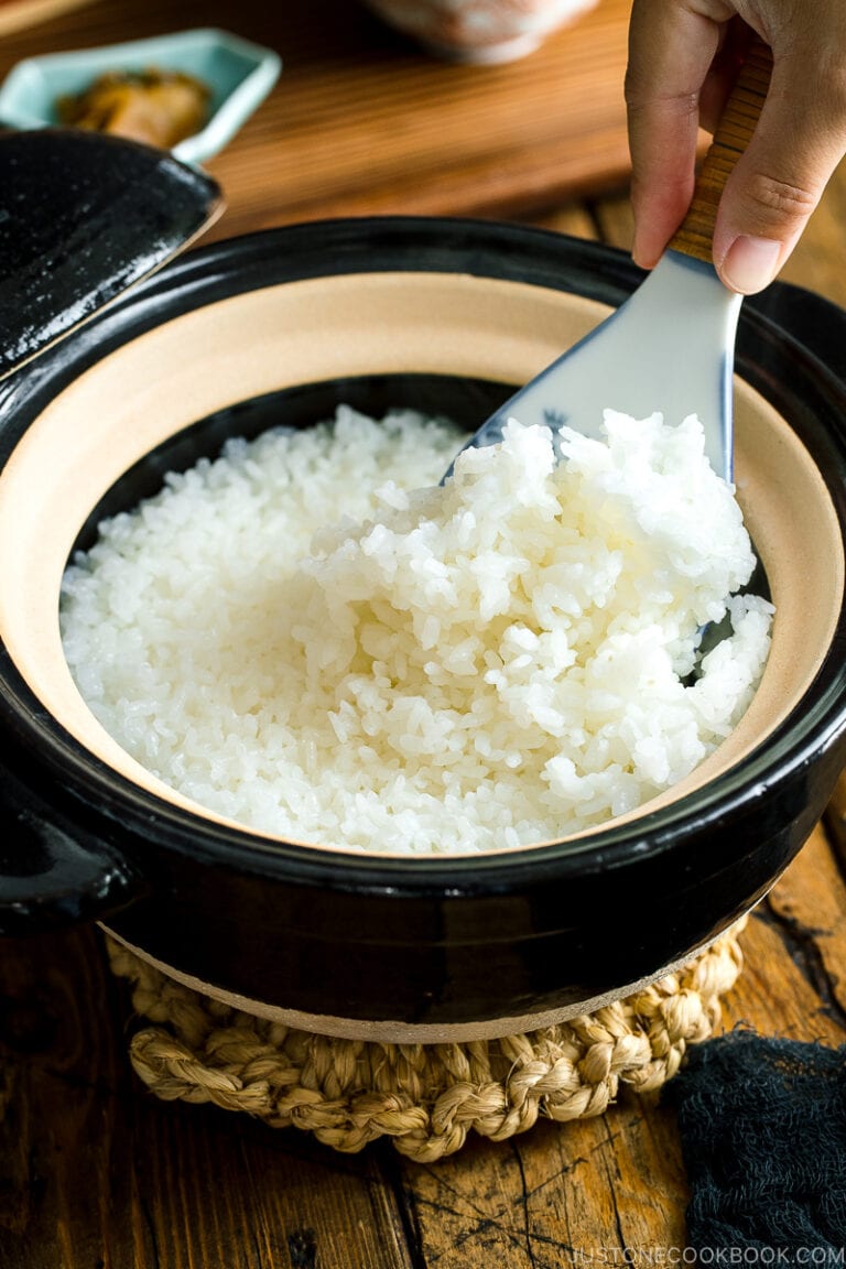 How To Cook Rice in a Donabe 土鍋ご飯の炊き方 • Just One Cookbook