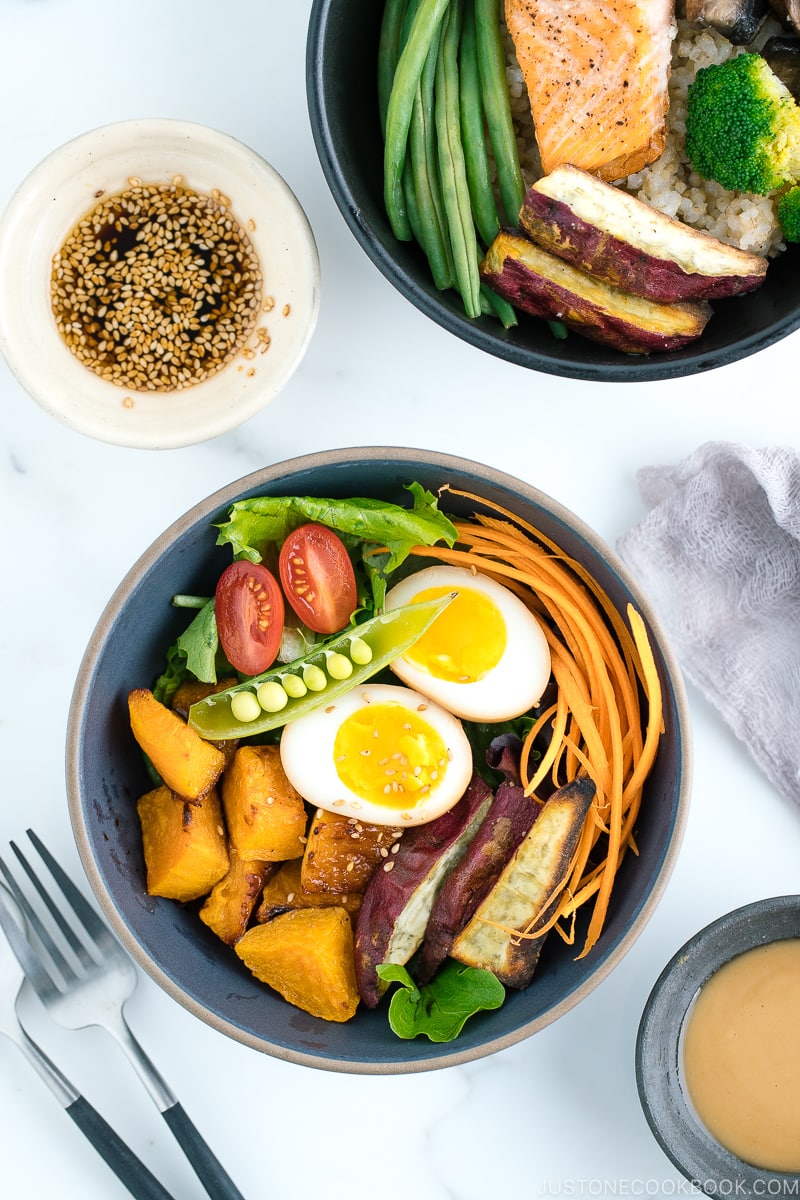 Healthy, home-cooked DYI Bowls along with sauces.